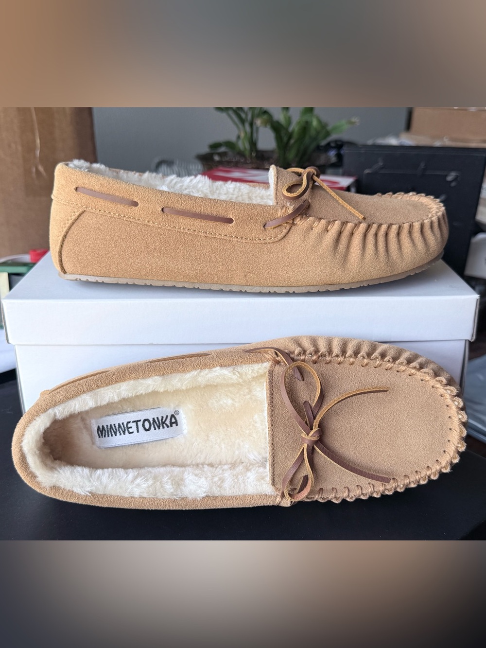 Minnetonka Men’s Tan Suede Shearling-Lined Moccasin Loafers